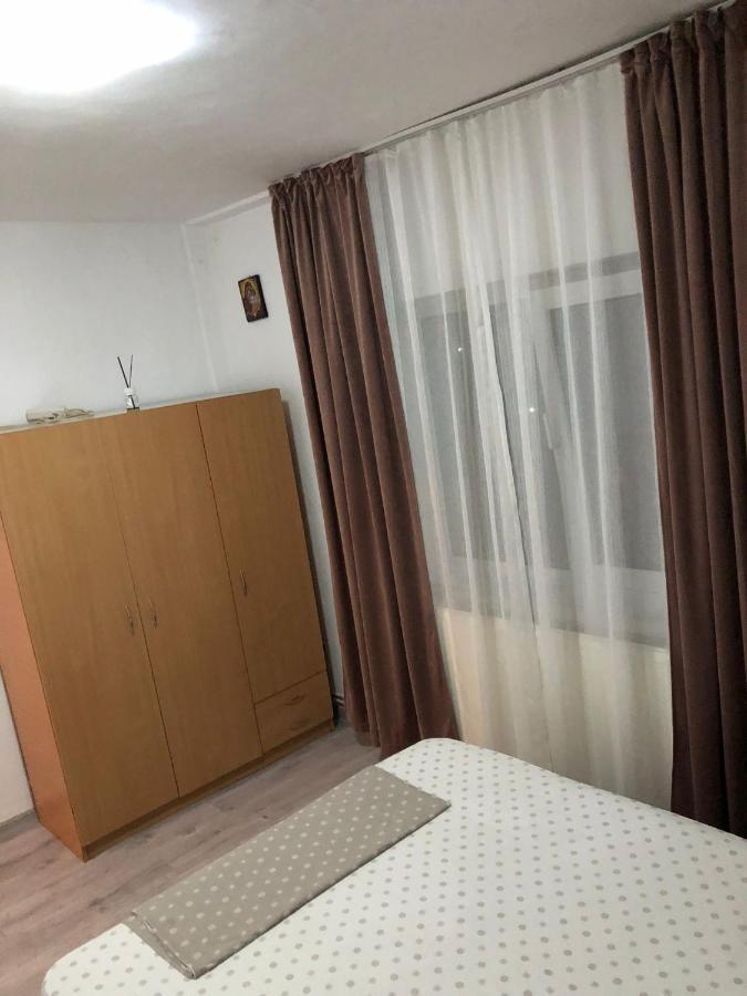 Apartament Targoviste In Regim Hotelier Cu 2 Camere Exterior foto